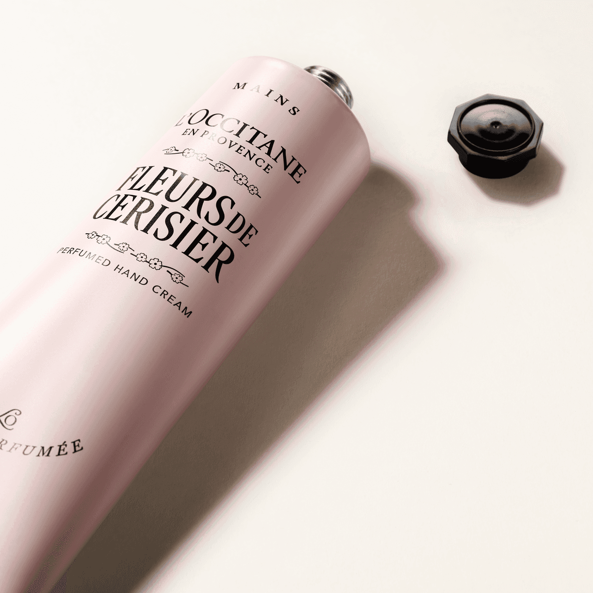 Fleurs de Cerisier perfumed hand cream
