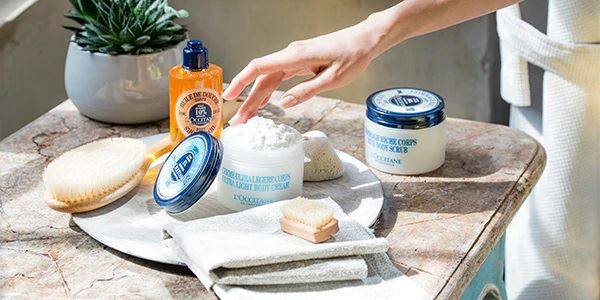 L’Occitane Karité y Almendra — crema corporal, aceite de ducha y manteca de karité para hidratar y mantener el bronceado